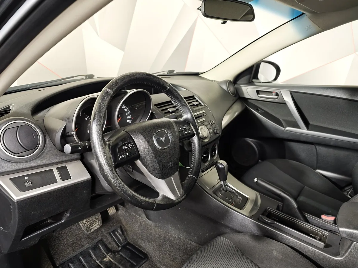 Mazda 3 1.6 AT (105 л.с.) Черный в АВИЛОН. Слайд №15
