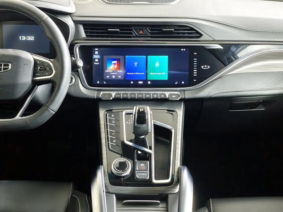Geely Atlas Pro 1.5T 7DCT AWD (177 л.с.) Flagship Белый в АВИЛОН. Слайд №15