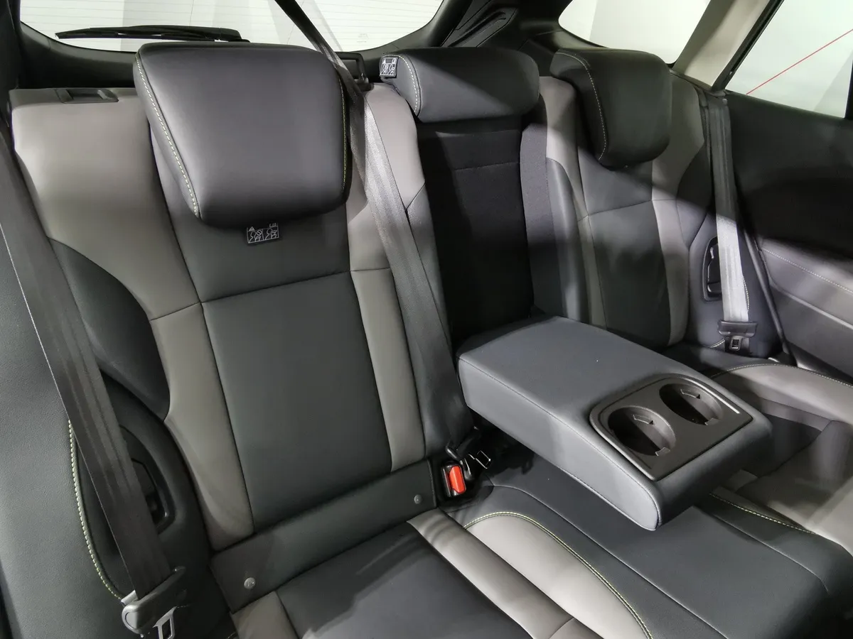 Subaru Outback 2.5 CVT AWD (188 л.с.) Белый в АВИЛОН. Слайд №16