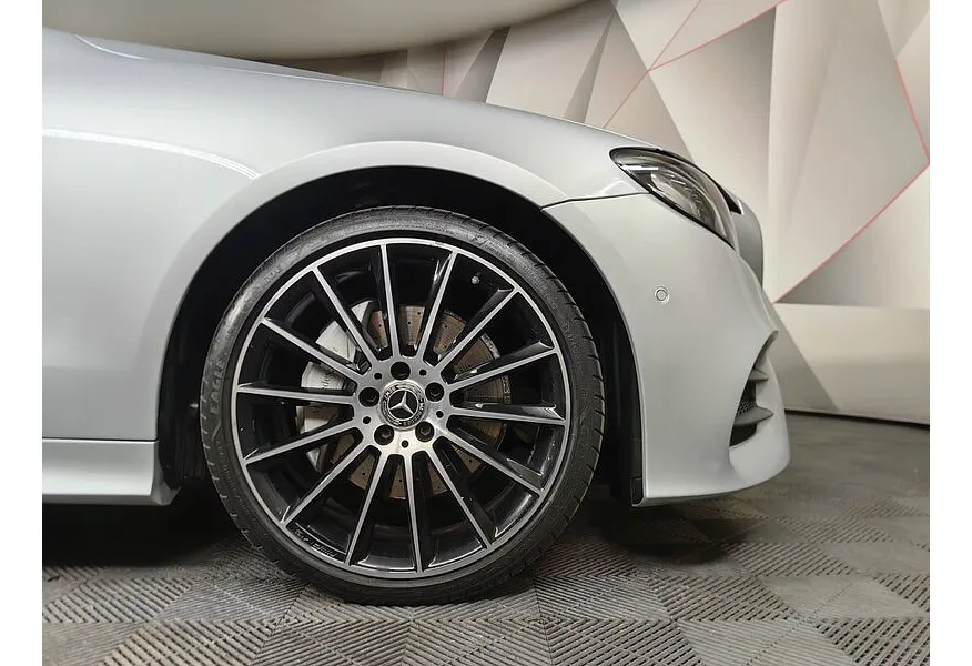 Mercedes-Benz E-Класс E 200 4MATIC 9G-TRONIC (184 л.с.) Sport Plus Серебристый в АВИЛОН. Слайд №9