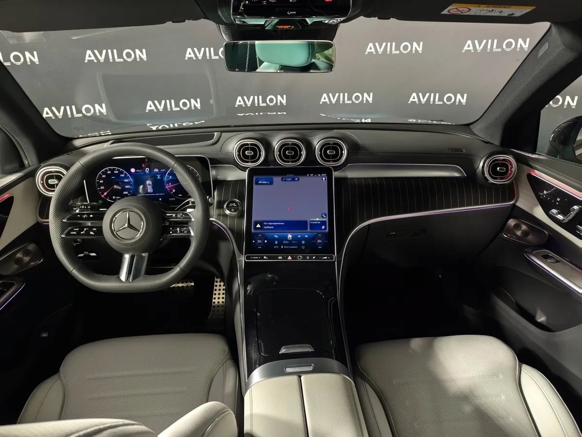 Mercedes-Benz GLC 300 4MATIC 9G-TRONIC (258 л.с.) Черный в АВИЛОН. Слайд №14