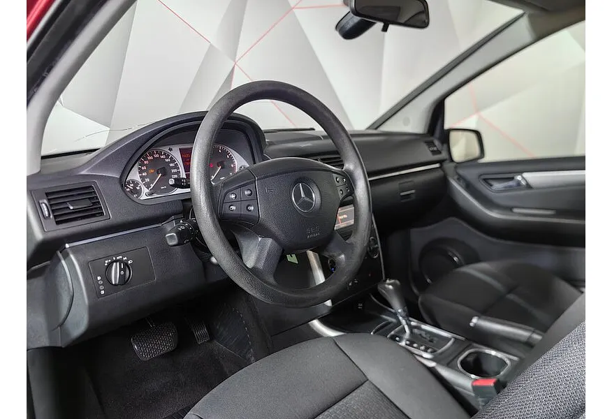 Mercedes-Benz B-Класс B 170 Autotronic (116 л.с.) Красный в АВИЛОН. Слайд №19