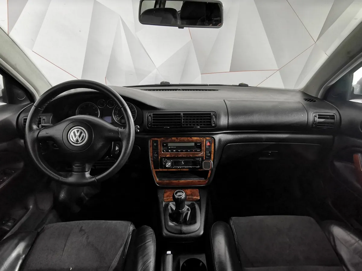 Volkswagen Passat 1.8 T MT (150 л.с.) Серебристый в АВИЛОН. Слайд №14