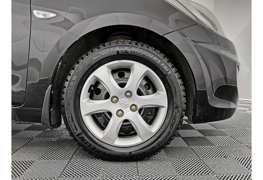 Hyundai Solaris 1.4 AT (100 л.с.) Active Plus Черный в АВИЛОН. Слайд №9