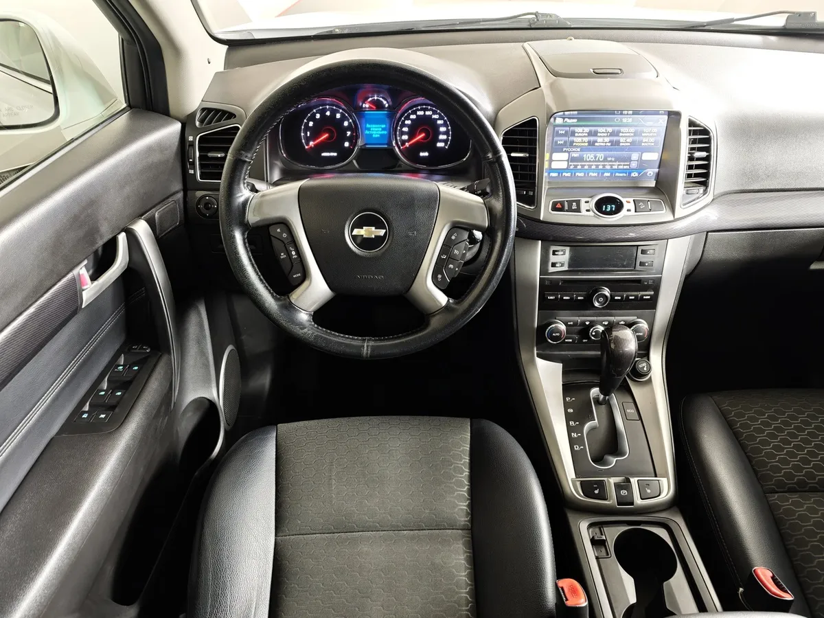 Chevrolet Captiva 2.4 AT (5 мест) (167 л.с.) LT Белый в АВИЛОН. Слайд №20