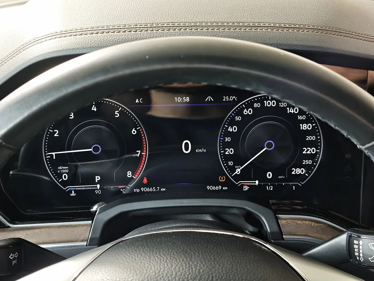 Volkswagen Touareg 2.0 TSI Tiptronic 4Motion (249 л.с.) Exclusive Черный в АВИЛОН. Слайд №18