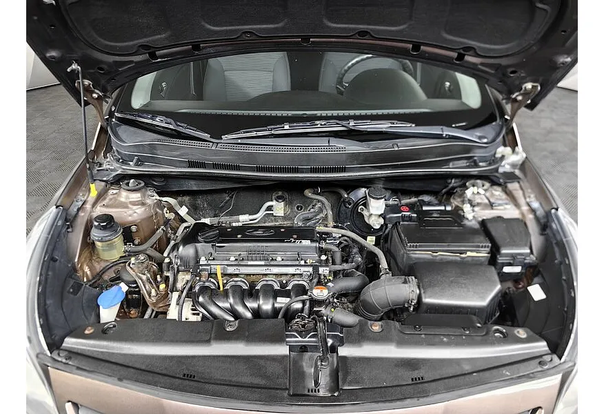 Hyundai Solaris 1.6 MT (123 л.с.) Comfort Коричневый в АВИЛОН. Слайд №11