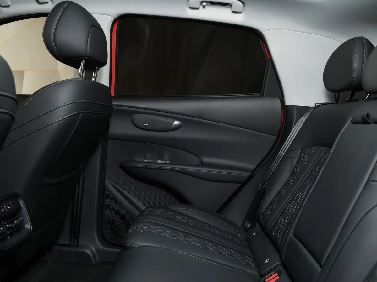 TENET Plus L6 1.5T 6DCT 2WD (147 л.с.) Ультра Оранжевый в АВИЛОН. Слайд №9 TENET Plus L6 1.5T 6DCT 2WD (147 л.с.) Ультра Оранжевый в АВИЛОН. Слайд №9