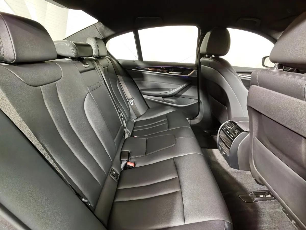BMW 5 серия 520i Steptronic (184 л.с.) Черный в АВИЛОН. Слайд №13