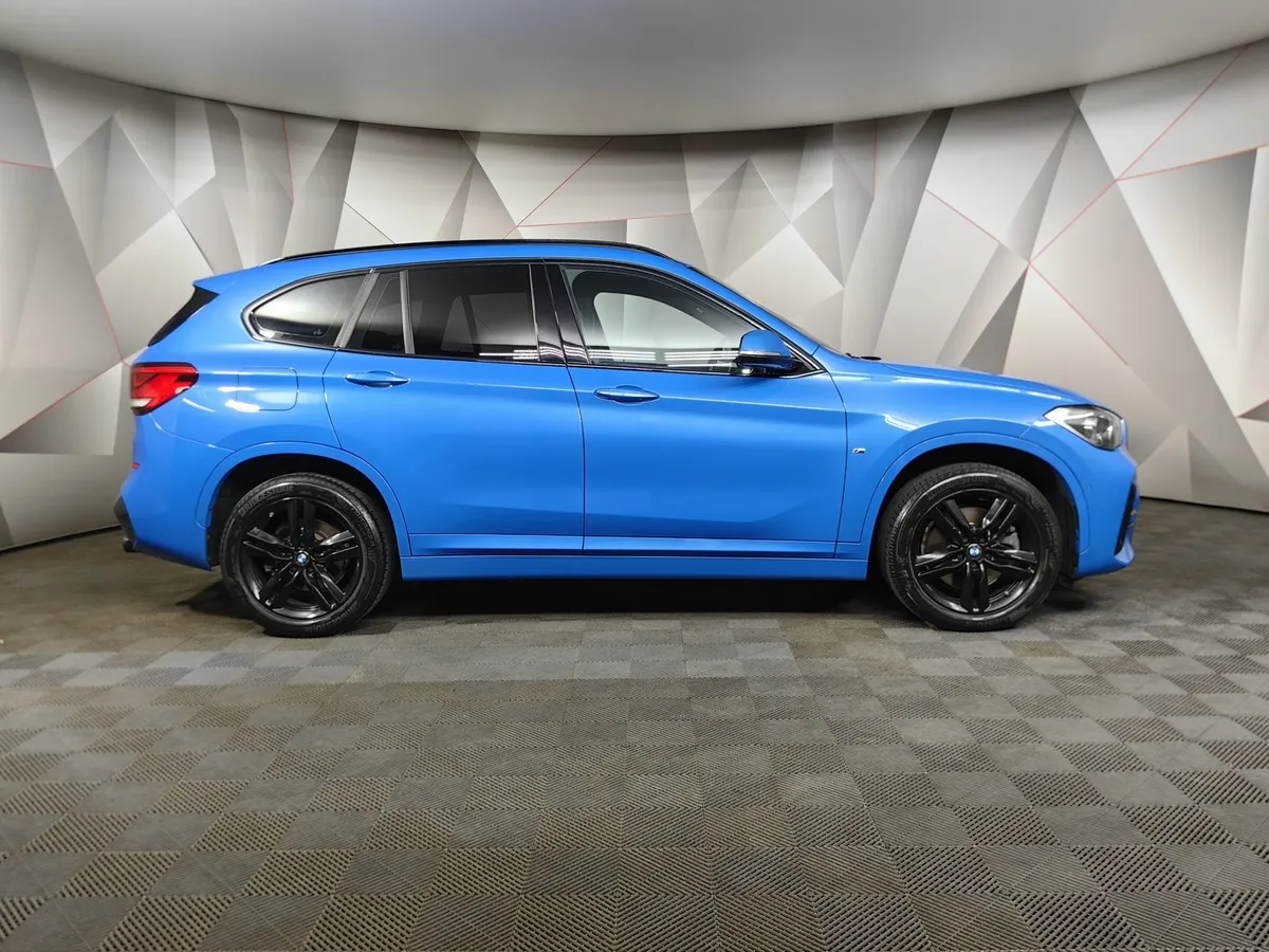 BMW X1 20i xDrive (192 л.с.) M Sport Синий в АВИЛОН. Слайд №6