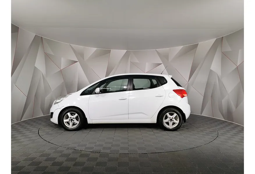 Kia Venga 1.6 AT (125 л.с.) Белый в АВИЛОН. Слайд №5