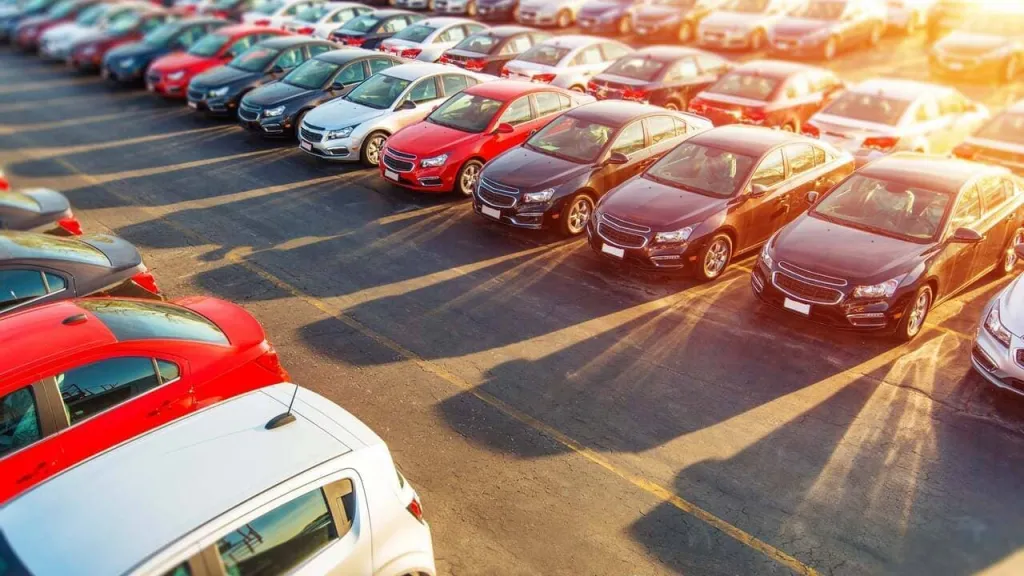 Когда лучше покупать автомобиль: новый и с пробегом 