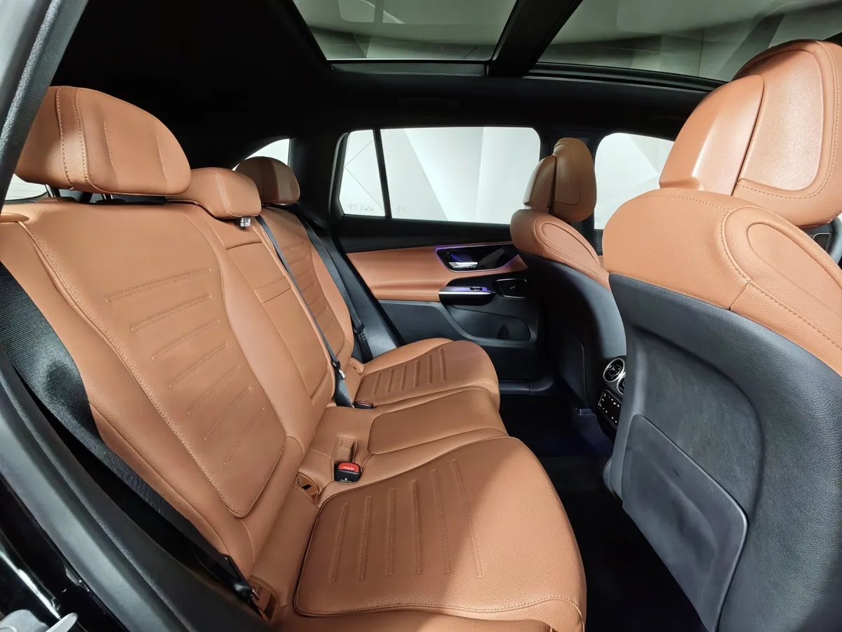 Mercedes-Benz GLC 260 L 9G-TRONIC 4MATIC (197 л.с.) Черный в АВИЛОН. Слайд №16
