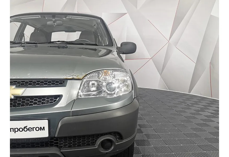 Chevrolet Niva 1.7 MT (80 л.с.) Серый в АВИЛОН. Слайд №10