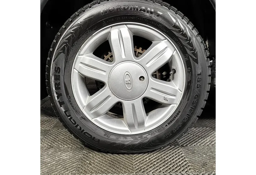 ВАЗ (Lada) Largus 1.6 MT 16 кл (5 мест) (106 л.с.) KS045-52-X00 Luxe Белый в АВИЛОН. Слайд №9