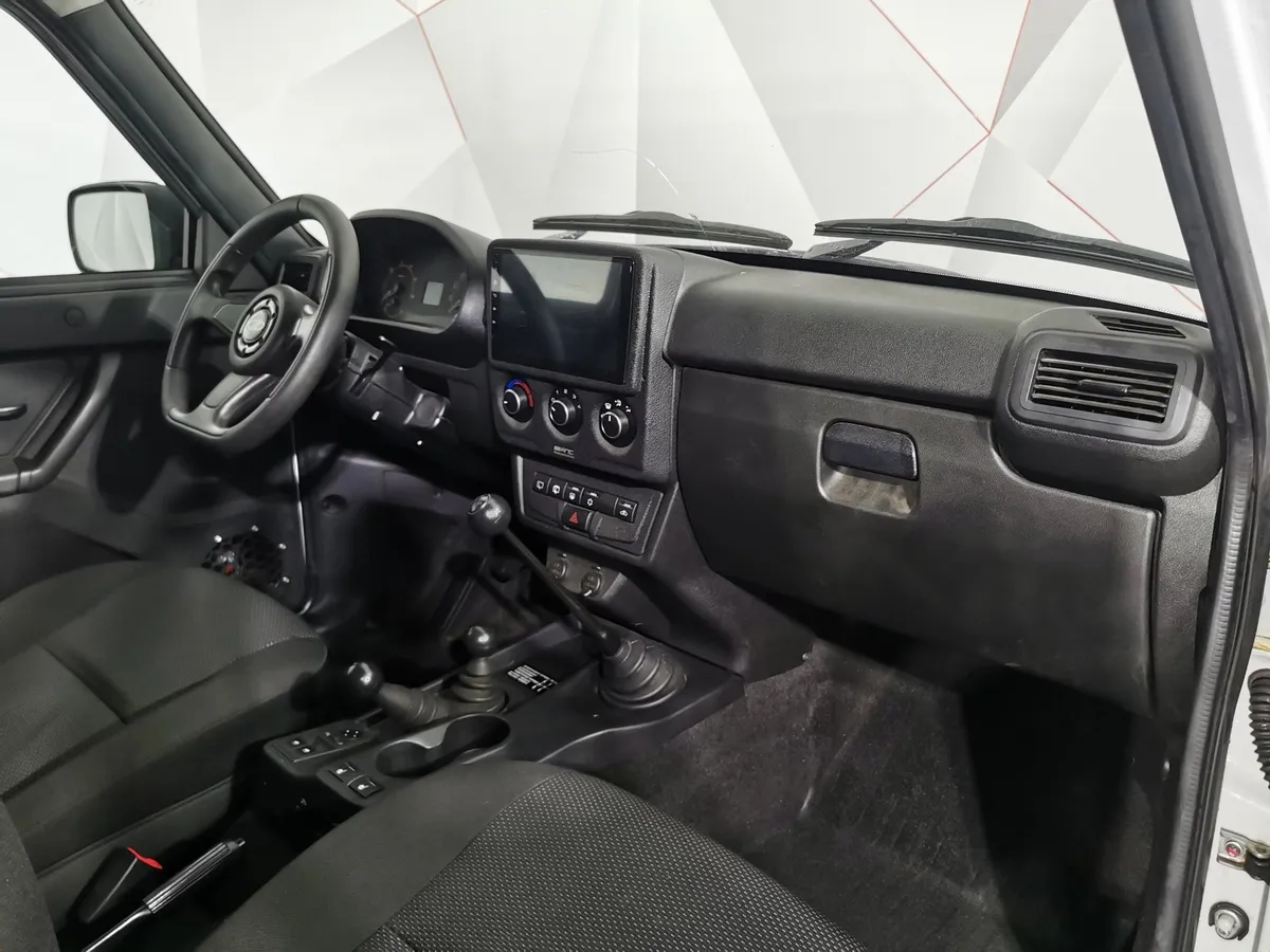 ВАЗ (Lada) 4x4 1.7 MT 8 кл. (Евро-4) (83 л.с.) Белый в АВИЛОН. Слайд №12