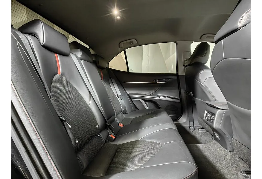 Toyota Camry 2.5 AT (181 л.с.) Черный в АВИЛОН. Слайд №16