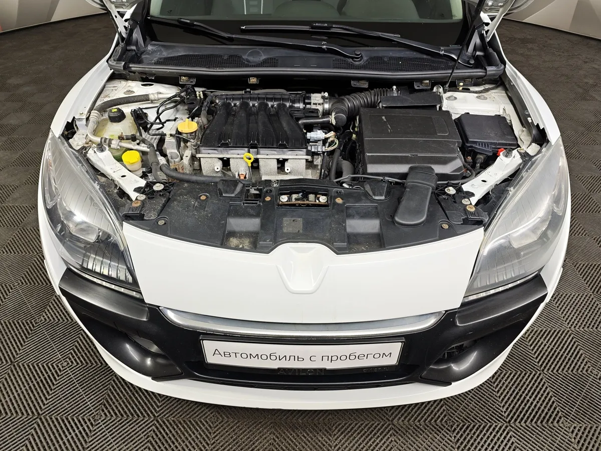 Renault Megane 2.0 CVT (138 л.с.) Белый в АВИЛОН. Слайд №10