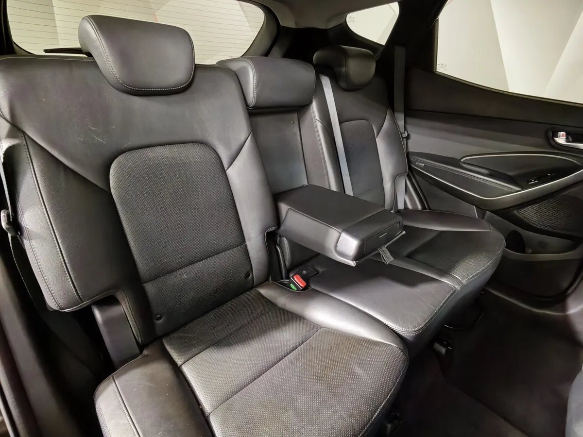 Hyundai Santa Fe 2.4 AT 4WD (175 л.с.) Comfort Коричневый в АВИЛОН. Слайд №17