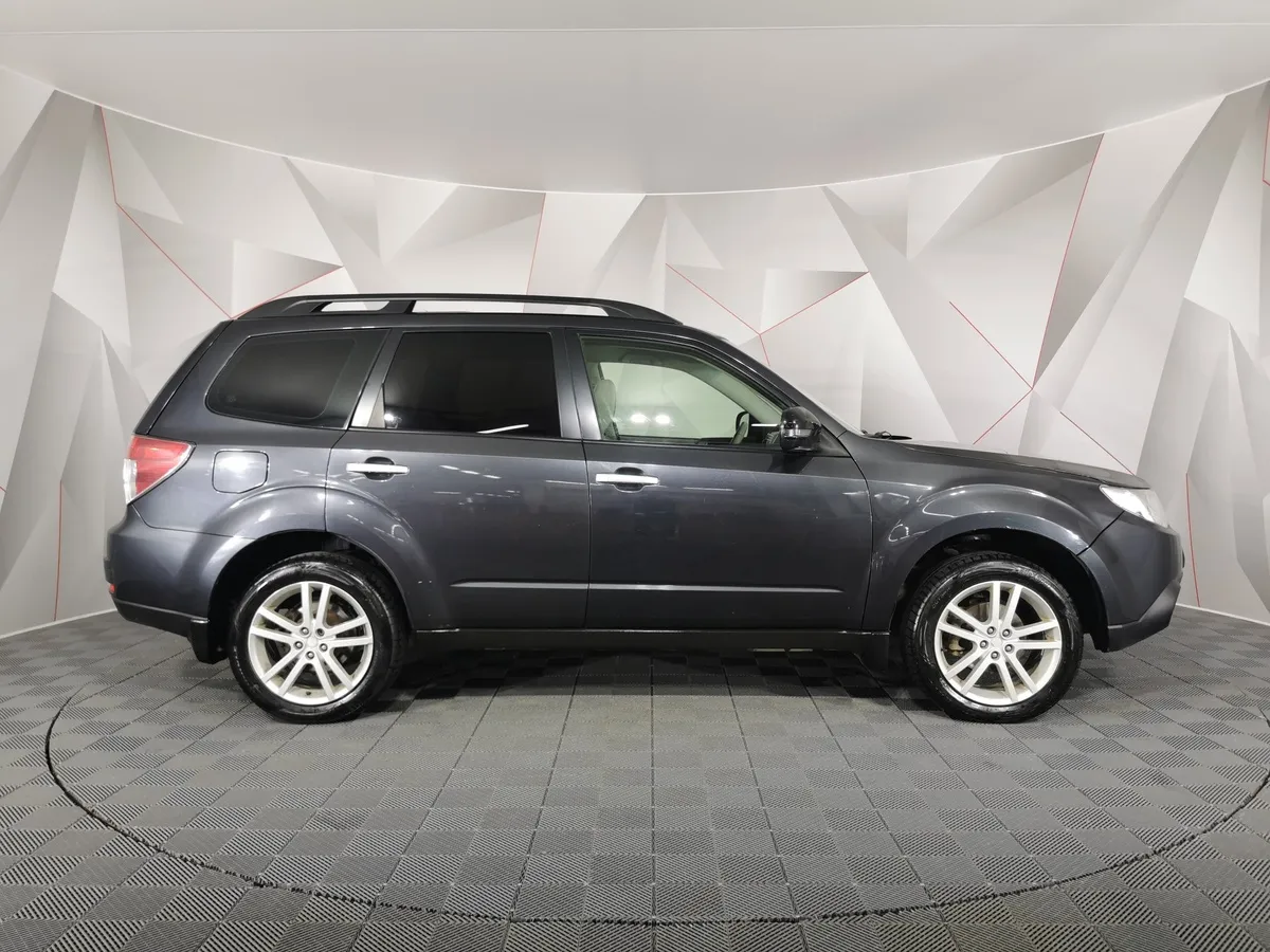 Subaru Forester 2.0X E-AT (150 л.с.) Серый в АВИЛОН. Слайд №6