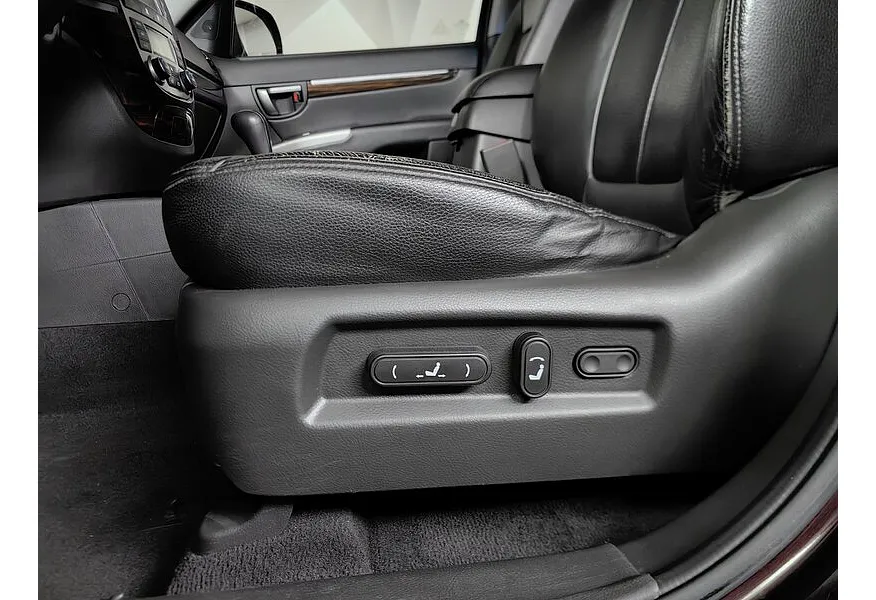 Hyundai Santa Fe 2.4 AT 4WD (174 л.с.) Красный в АВИЛОН. Слайд №21