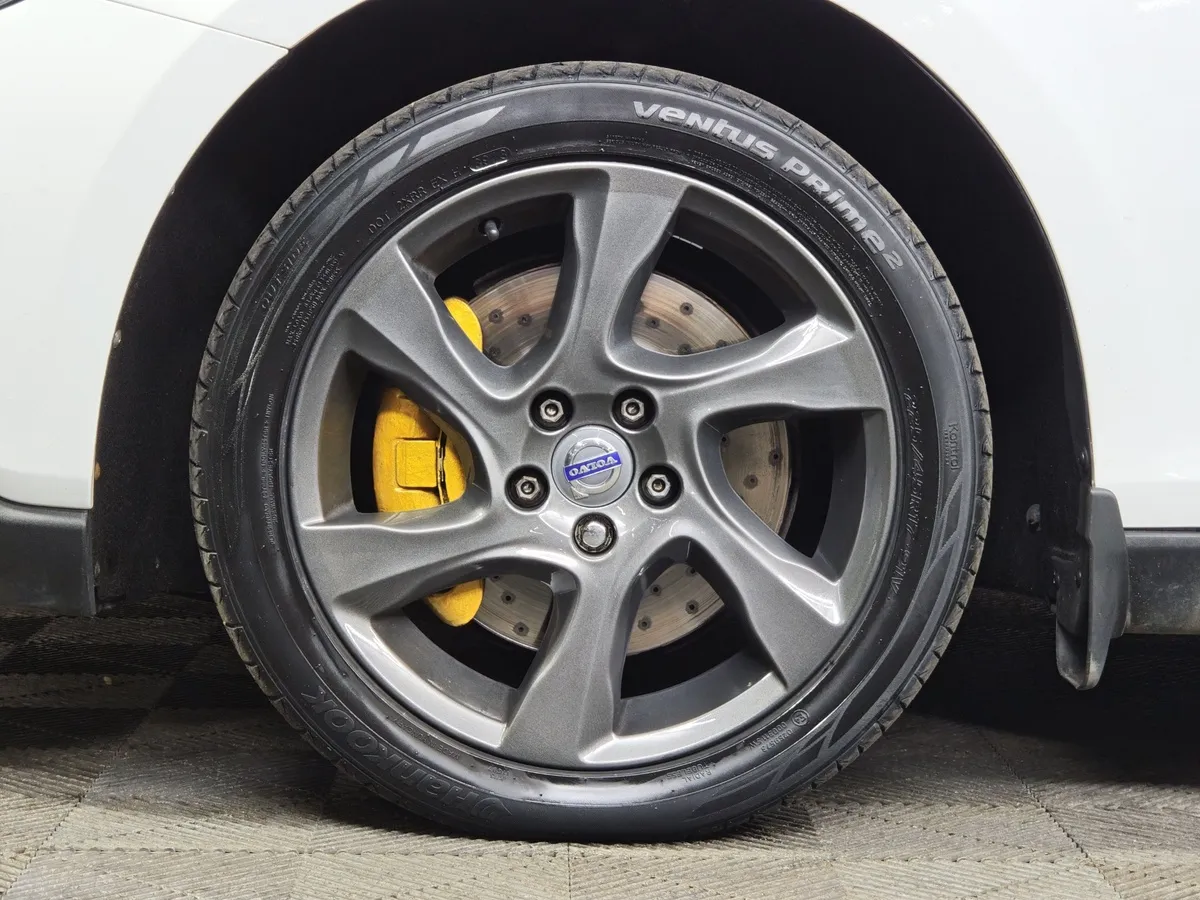 Volvo V40 2.0 T5 Geartronic AWD (213 л.с.) Белый в АВИЛОН. Слайд №9