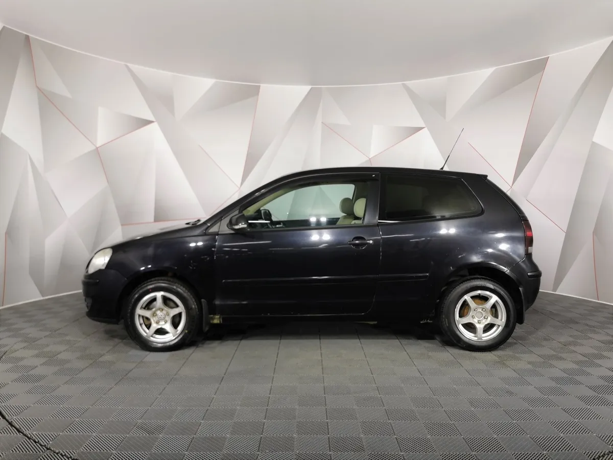 Volkswagen Polo 1.4 AT (75 л.с.) Черный в АВИЛОН. Слайд №5