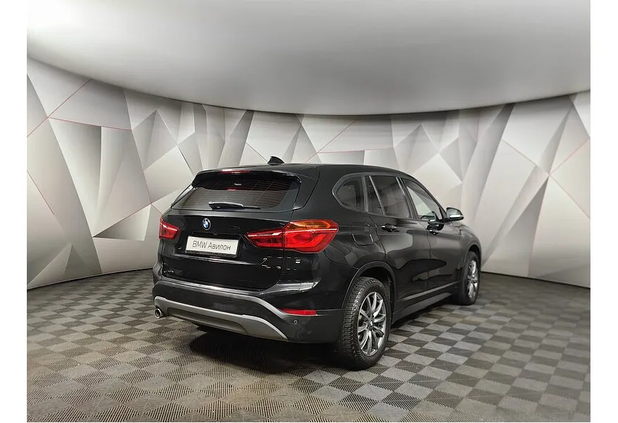 LIVE. Слайд №6