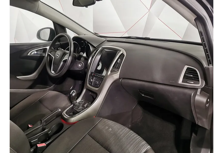 Opel Astra 1.4 MT (100 л.с.) Черный в АВИЛОН. Слайд №12 Opel Astra 1.4 MT (100 л.с.) Черный в АВИЛОН. Слайд №12