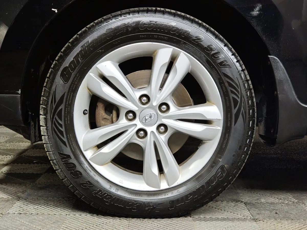 Hyundai ix35 2.0 AT 4WD (150 л.с.) Comfort Черный в АВИЛОН. Слайд №9