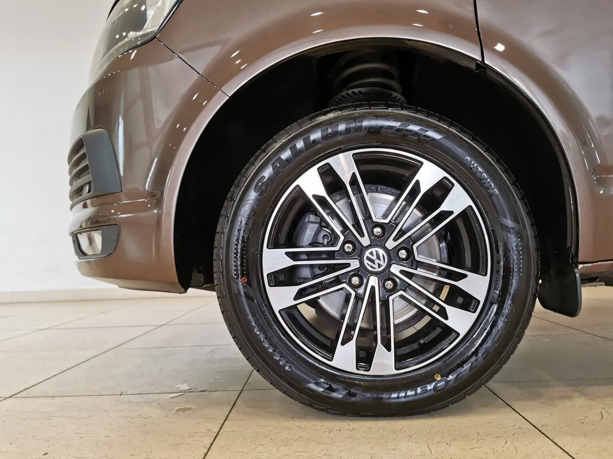 Volkswagen Caravelle 2.0 TDI MT L1 (140 л.с.) Comfortline Коричневый в АВИЛОН. Слайд №9