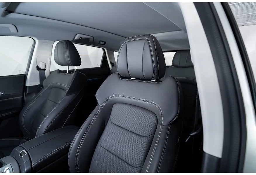 АВИЛОН - JETOUR X70 Plus 1.6 DCT (190 л.с.) Comfort Серебристый - slide 4