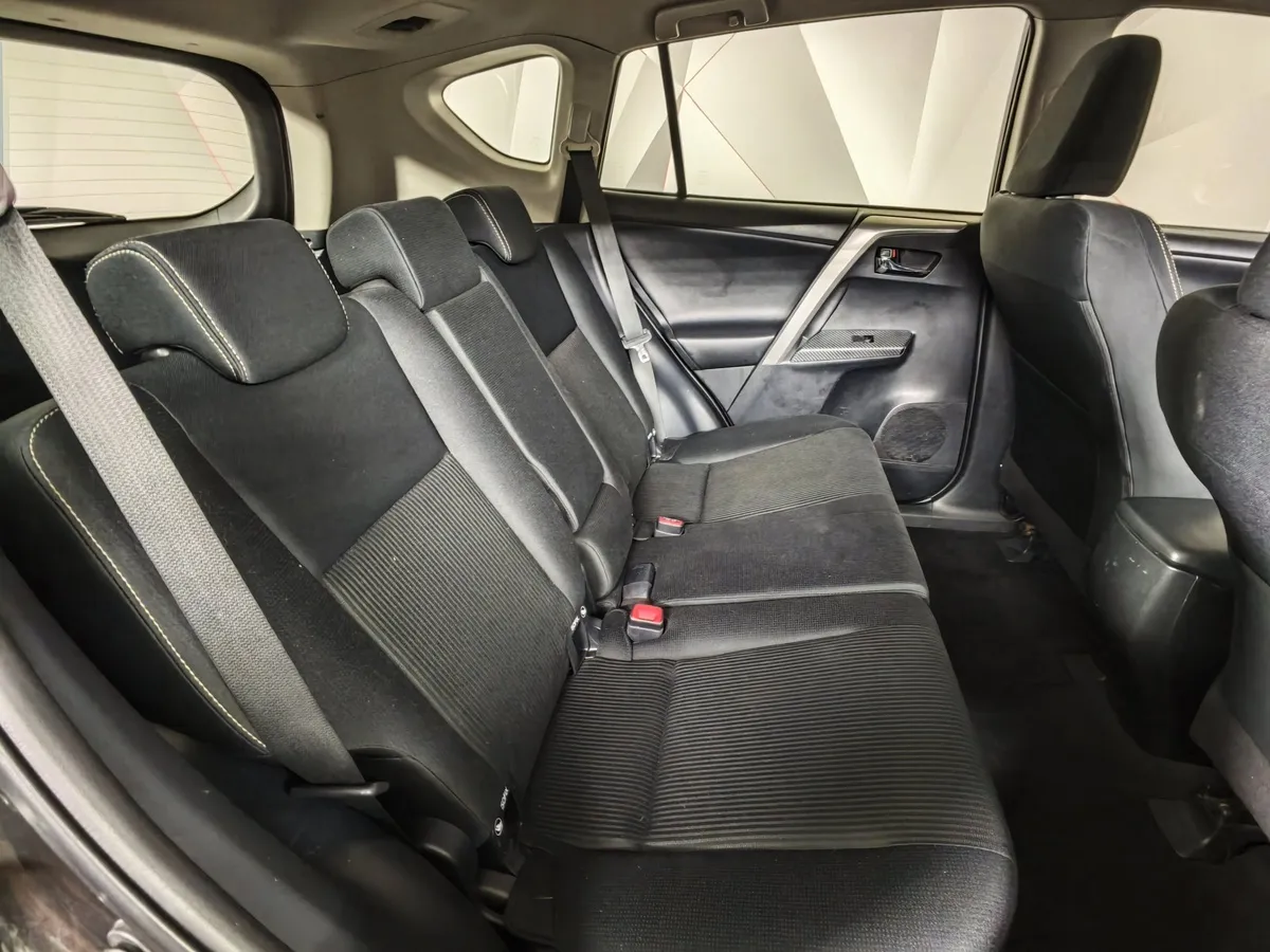 Toyota RAV4 2.0 CVT (146 л.с.) Коричневый в АВИЛОН. Слайд №14