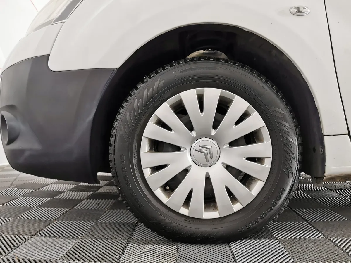 Citroen Berlingo 1.6 MT (110 л.с.) Белый в АВИЛОН. Слайд №9