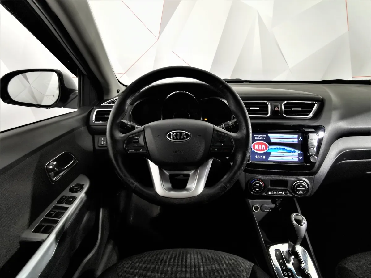 Kia Rio 1.6 AT (123 л.с.) Серебристый в АВИЛОН. Слайд №17