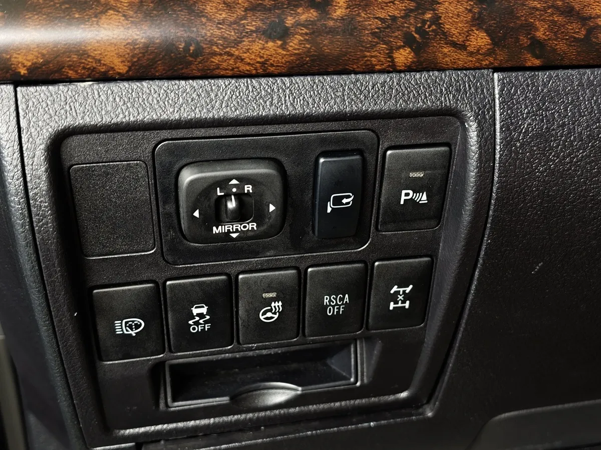 Toyota Land Cruiser 4.5 Twin-Turbo D AT 4WD (5 мест) (235 л.с.) Престиж Черный в АВИЛОН. Слайд №22