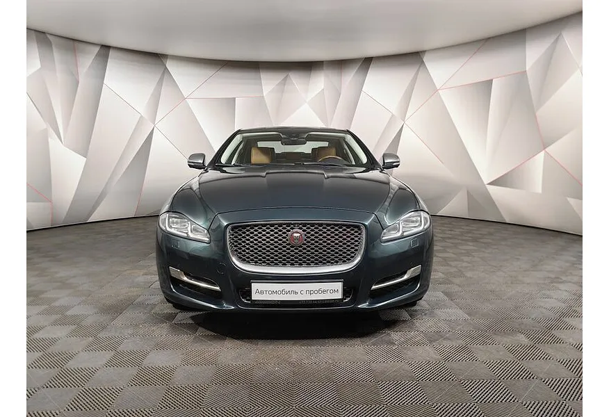 АВИЛОН - Jaguar XJ 3.0 AT AWD SWB (340 л.с.) Зеленый - slide 4