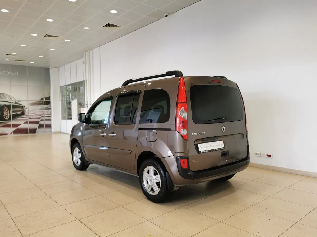 Renault Kangoo 1.6 MT (84 л.с.) Expression Коричневый в АВИЛОН. Слайд №4