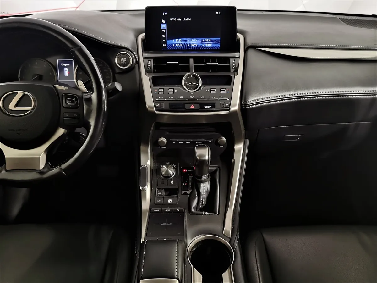 Lexus NX 200t АТ AWD (238 л.с.) Черный в АВИЛОН. Слайд №14
