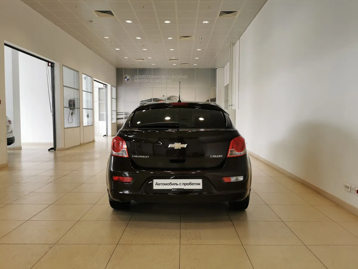Chevrolet Cruze 1.8 MT (141 л.с.) Коричневый в АВИЛОН. Слайд №8