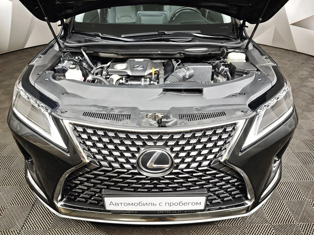 Lexus RX 2.0 AT AWD (238 л.с.) Executive Черный в АВИЛОН. Слайд №11