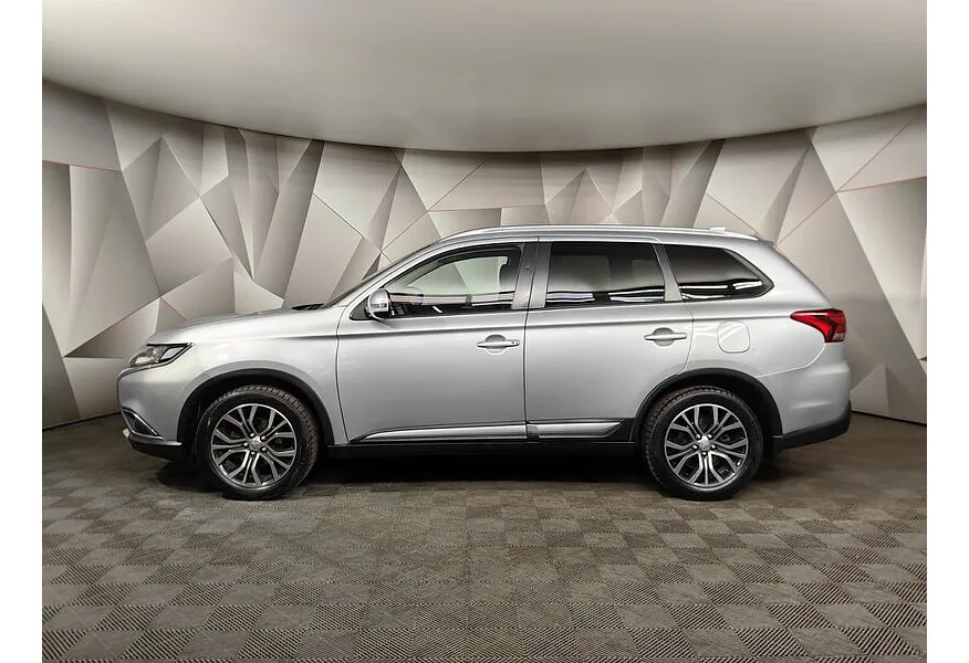 Mitsubishi Outlander 2.0 MIVEC CVT 2WD (146 л.с.) Intense Plus Серебристый в АВИЛОН. Слайд №5