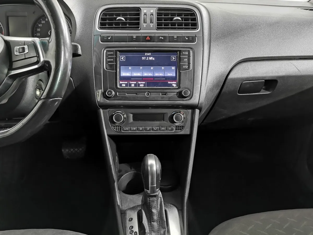 Volkswagen Polo 1.6 MPI AT (110 л.с.) Trendline Серый в АВИЛОН. Слайд №14