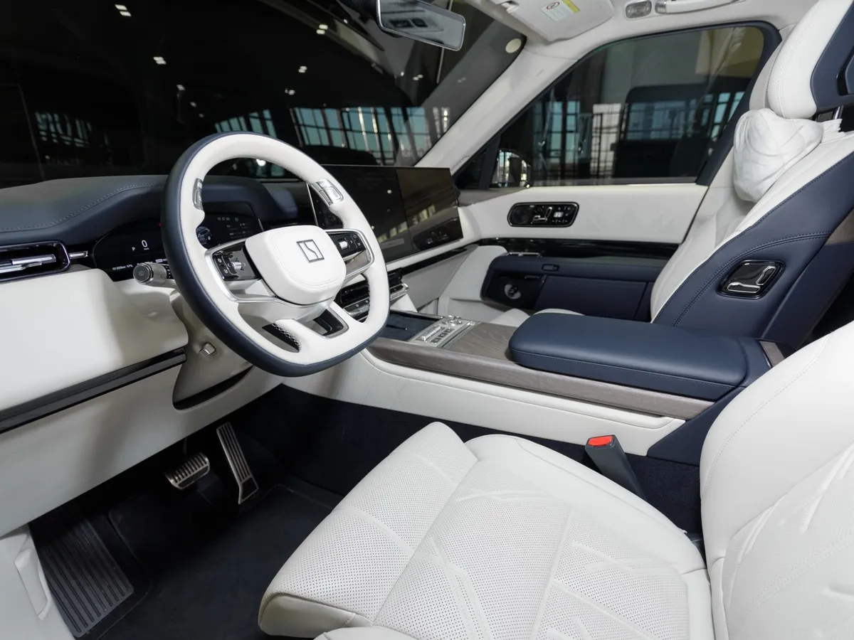Zeekr 9X 2.0h AT 4WD (1177 л.с.) Hyper Черный в АВИЛОН. Слайд №7