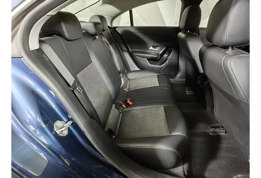 Mercedes-Benz CLA 200 7-G DCT (150 л.с.) Синий в АВИЛОН. Слайд №10