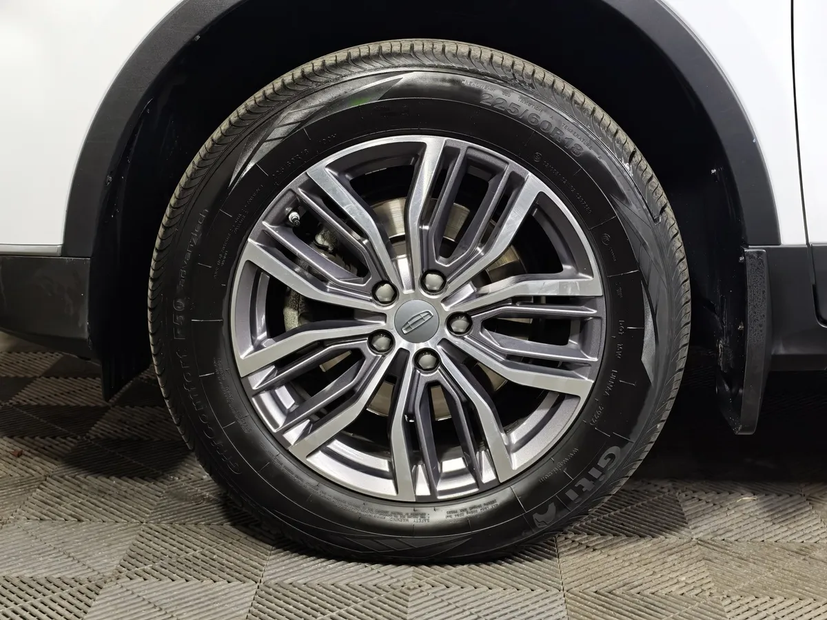 Geely Atlas Pro 1.5T AT FWD (177 л.с.) Luxury Белый в АВИЛОН. Слайд №9
