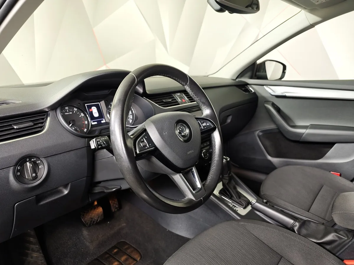 Skoda Octavia 1.6 MPI AT (110 л.с.) Коричневый в АВИЛОН. Слайд №19