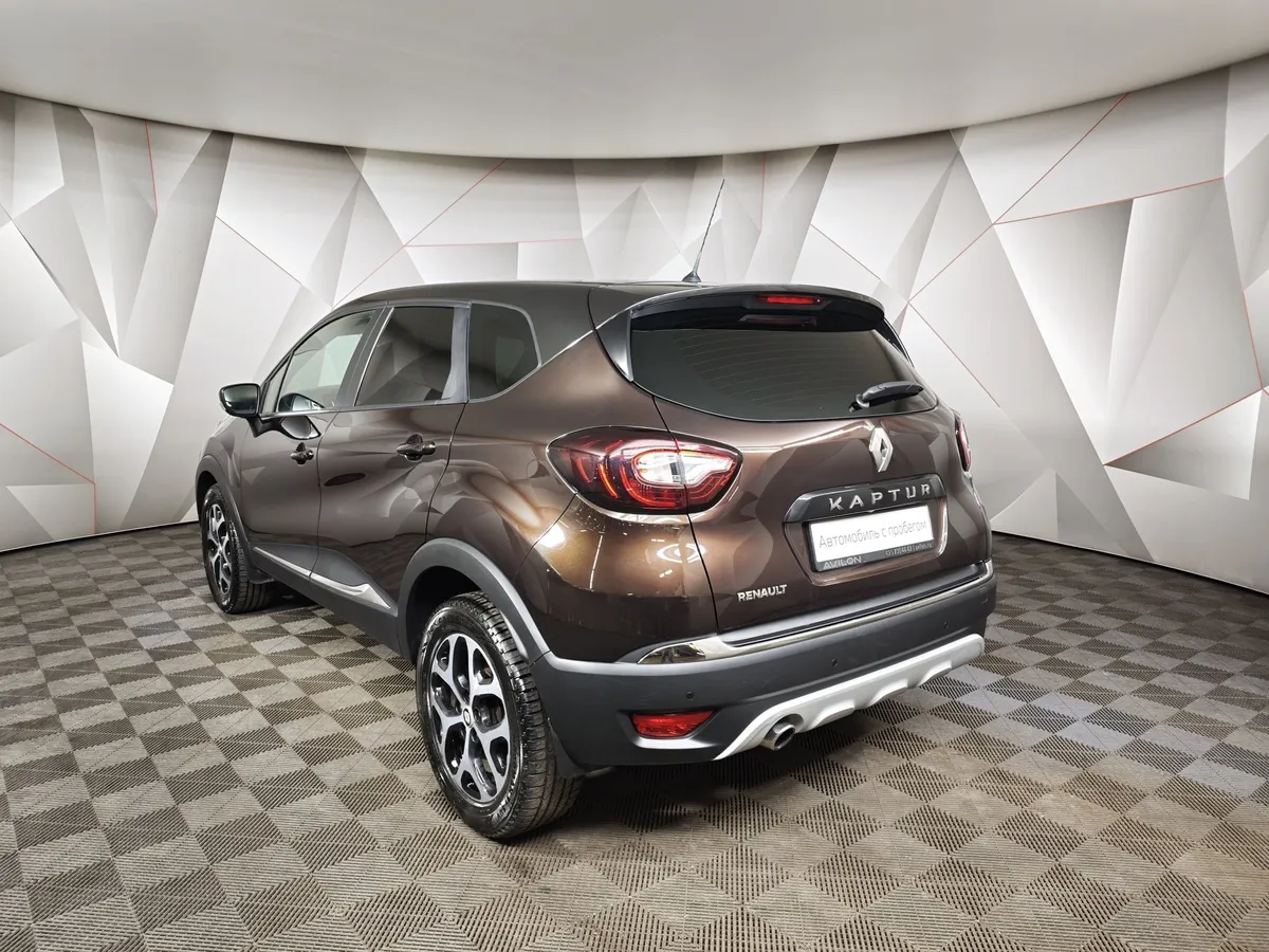 Renault Kaptur 1.6 MT (114 л.с.) Extreme Коричневый в АВИЛОН. Слайд №4
