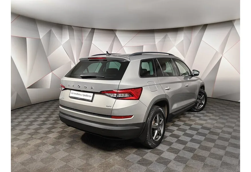Skoda Kodiaq 2.0 TDI DSG 4X4 (150 л.с.) Бежевый в АВИЛОН. Слайд №2