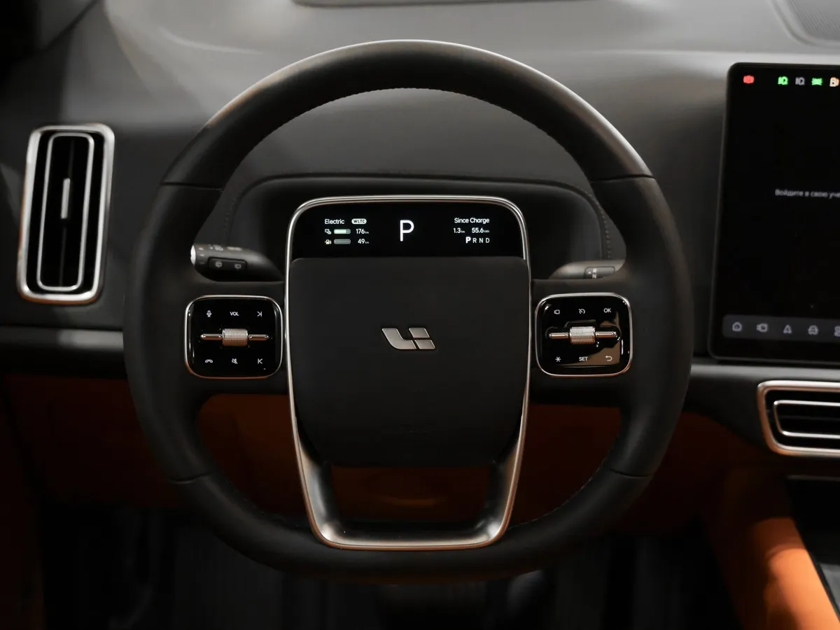 Li Auto L9 1.5 AT 4WD (449 л.с.) Ultra Черный в АВИЛОН. Слайд №10